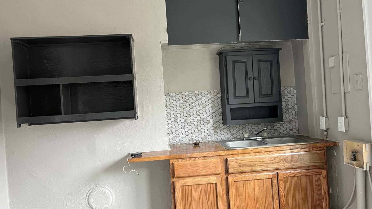 House for rent at 209-B E Capitola Ave, Kinston, NC 28501