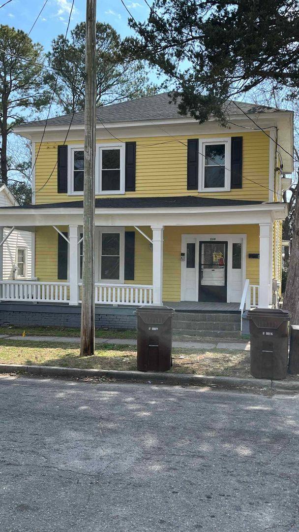 House for rent at 209-B E Capitola Ave, Kinston, NC 28501