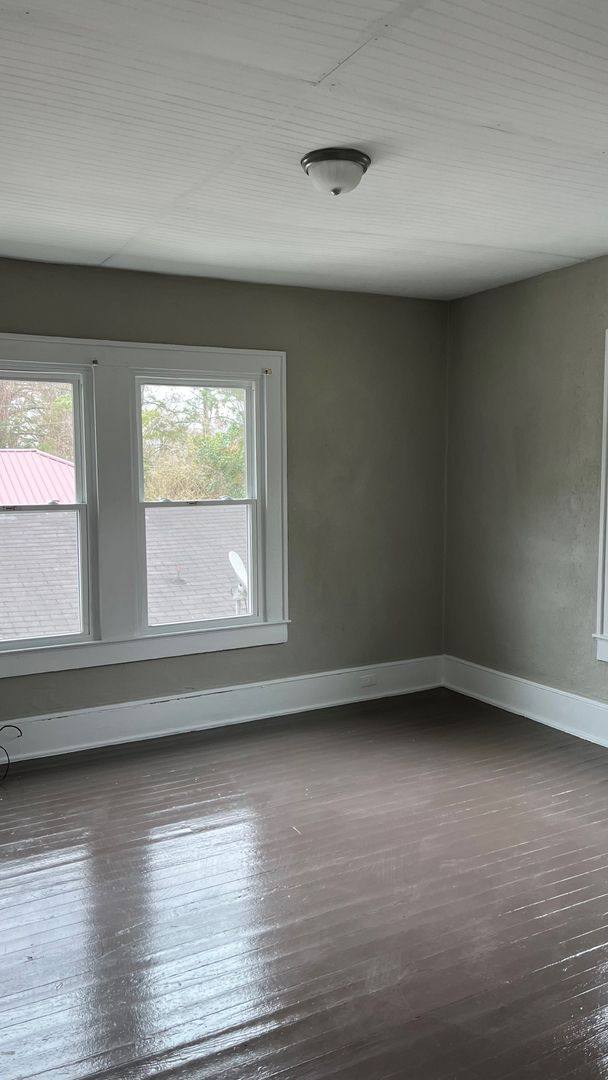 House for rent at 209-B E Capitola Ave, Kinston, NC 28501