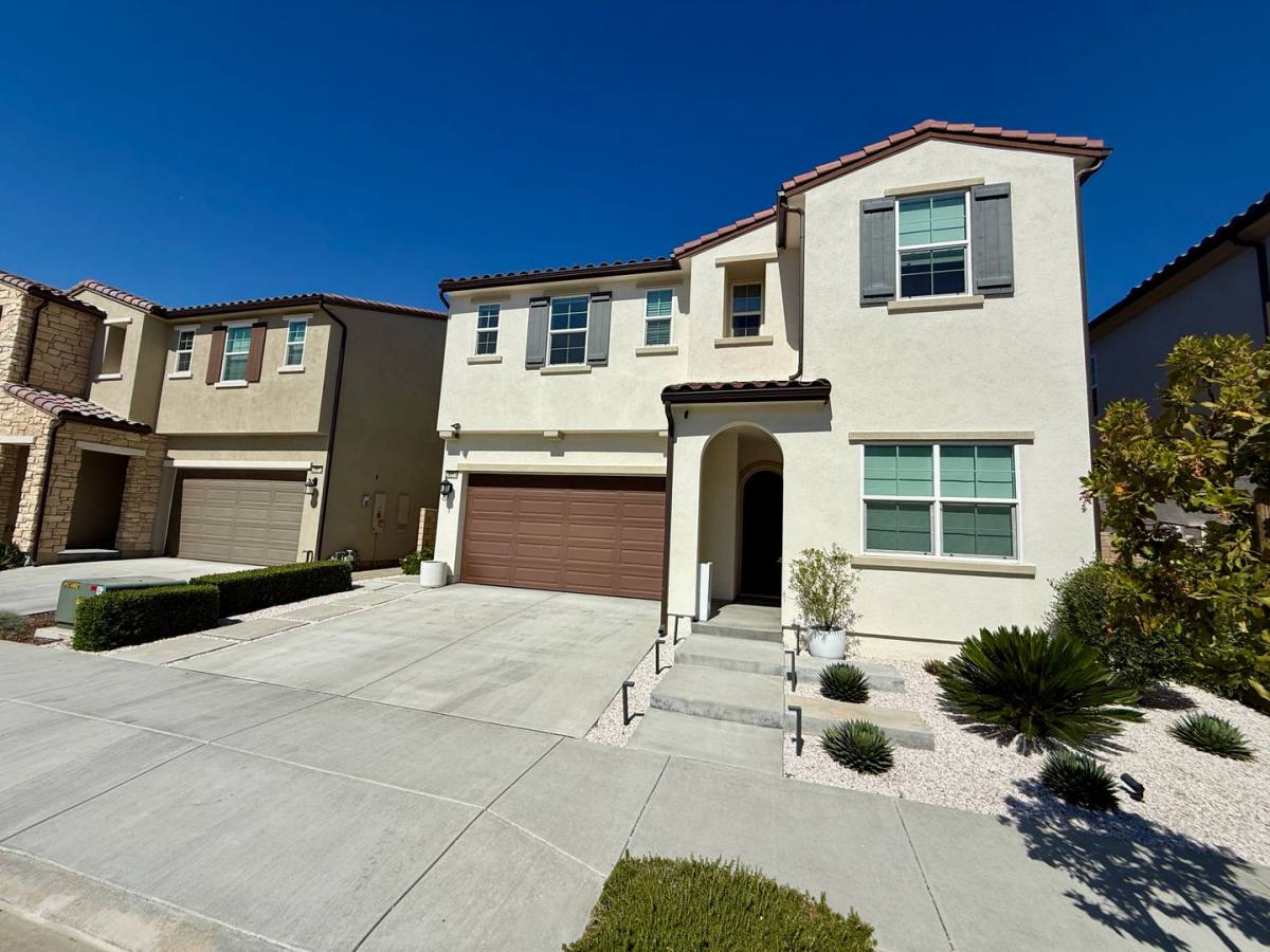 House for rent at 28519 Moyer Lane, Canyon Country, CA 91351