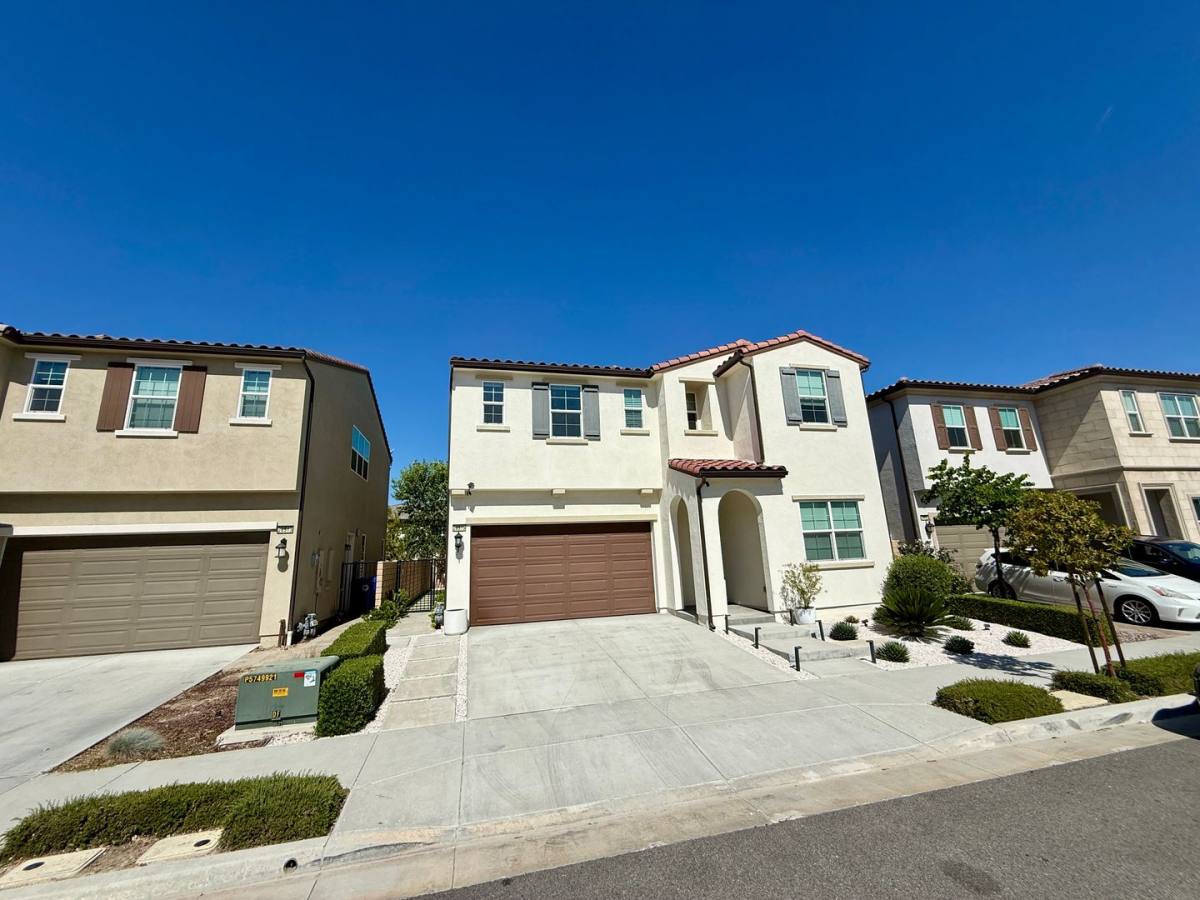House for rent at 28519 Moyer Lane, Canyon Country, CA 91351