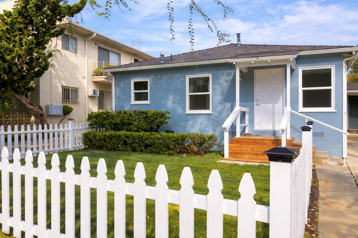 Apartment for rent at 9045 Cattaraugus Ave, Los Angeles, CA 90034