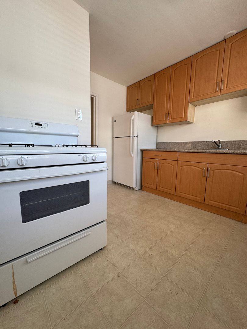 Apartment for rent at 9045 Cattaraugus Ave, Los Angeles, CA 90034