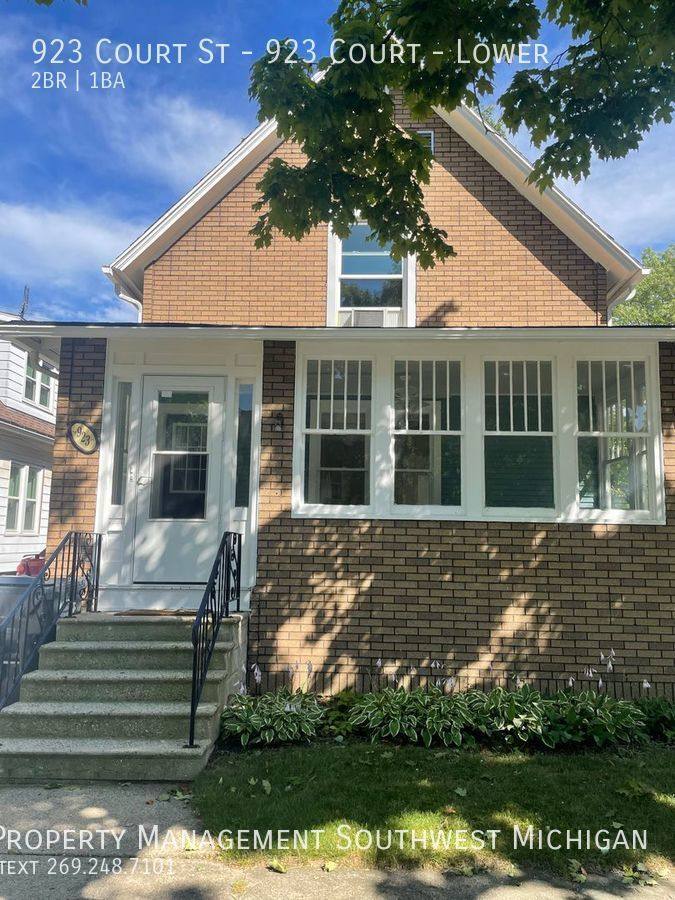 Apartment for rent at 923 Court St, Saint Joseph, MI 49085