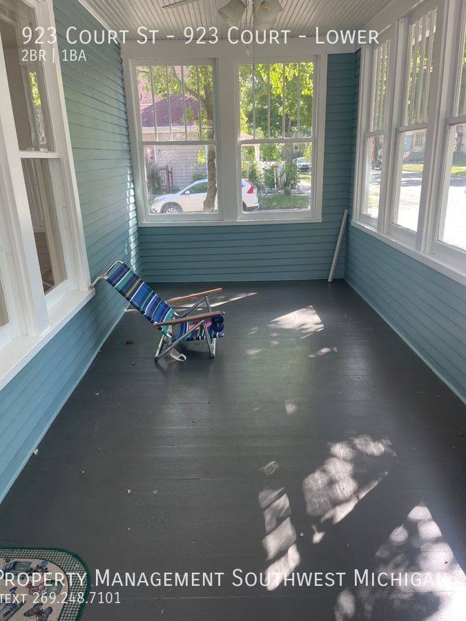 Apartment for rent at 923 Court St, Saint Joseph, MI 49085