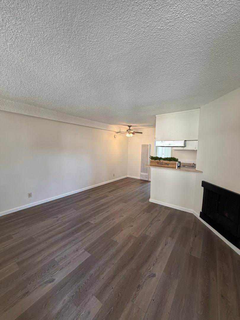 Apartment for rent at 18520 Prairie St, Northridge, CA 91324