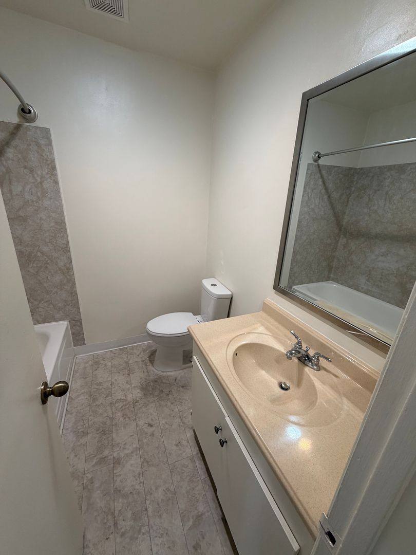 Apartment for rent at 18520 Prairie St, Northridge, CA 91324