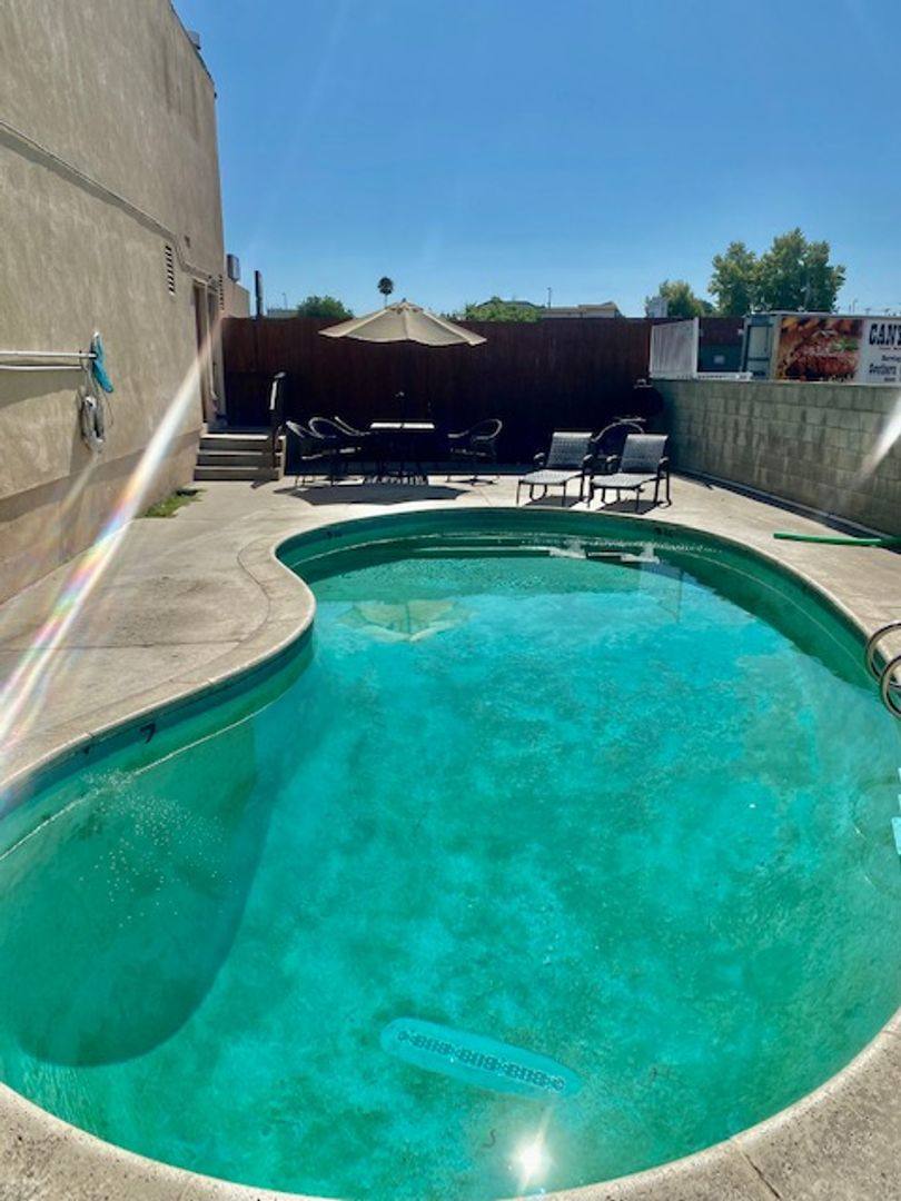 Apartment for rent at 18520 Prairie St, Northridge, CA 91324