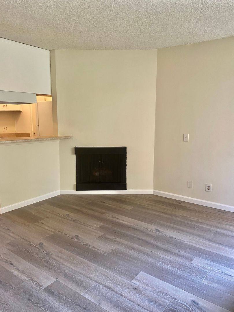 Apartment for rent at 18520 Prairie St, Northridge, CA 91324
