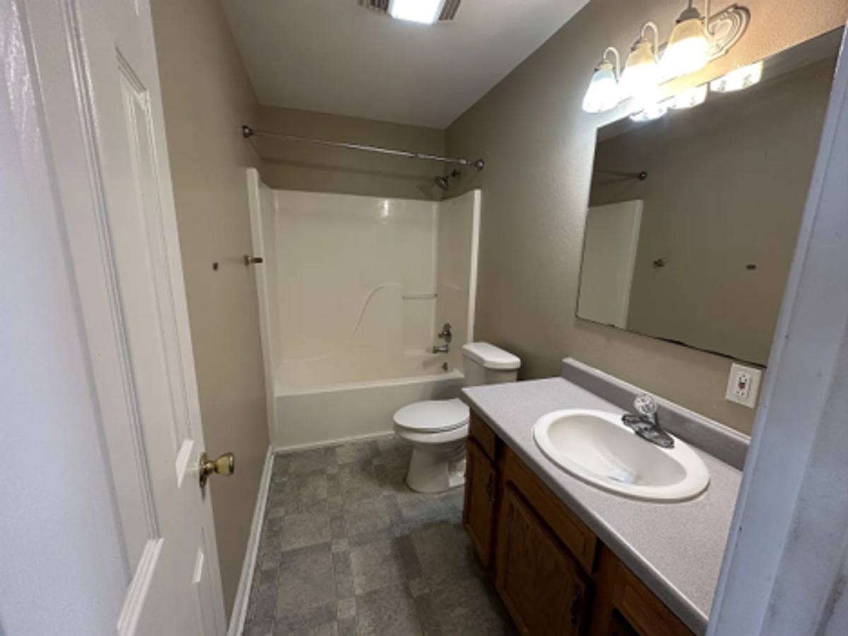 Apartment for rent at 816 Link Rd, Lake Charles, LA 70607