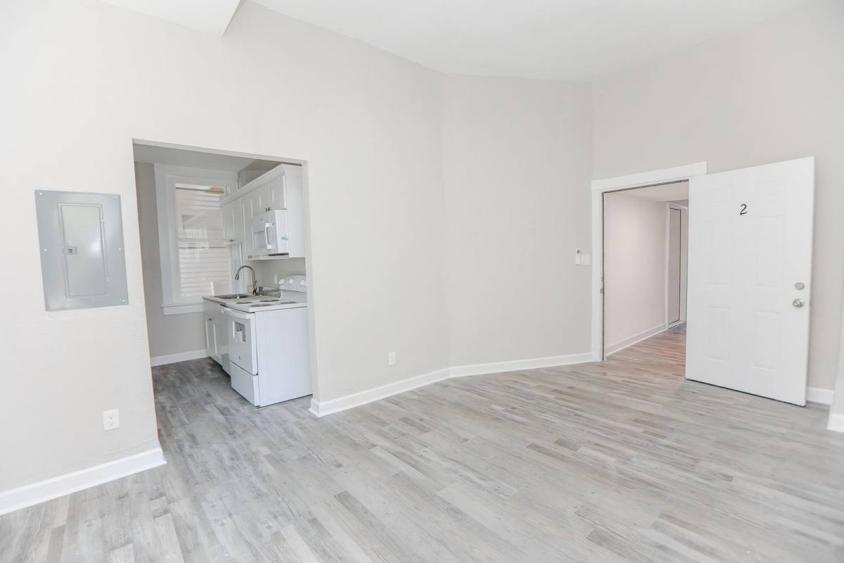 Apartment for rent at 303 N St, Portsmouth, VA 23704