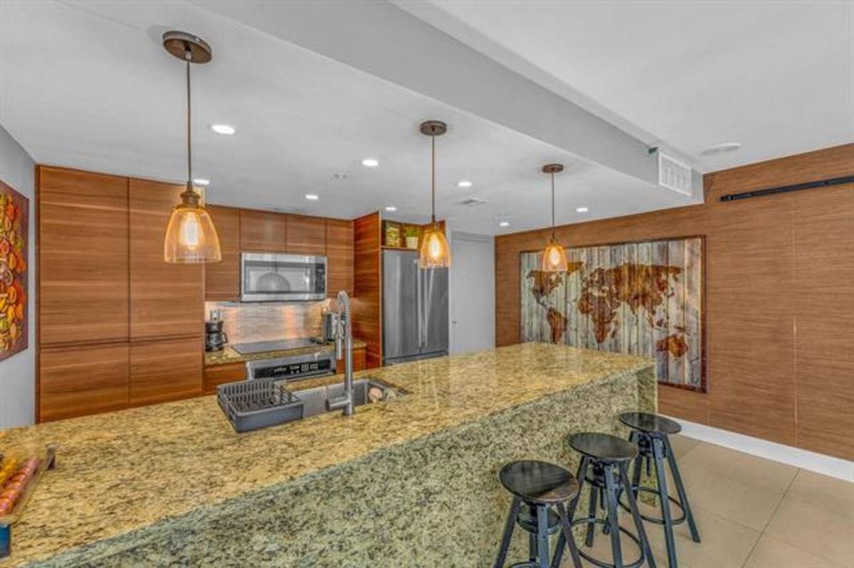Condo for rent at 7601 E Treasure Dr, Miami Beach, FL 33141