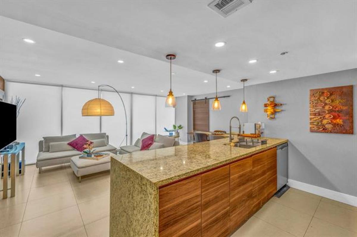 Condo for rent at 7601 E Treasure Dr, Miami Beach, FL 33141
