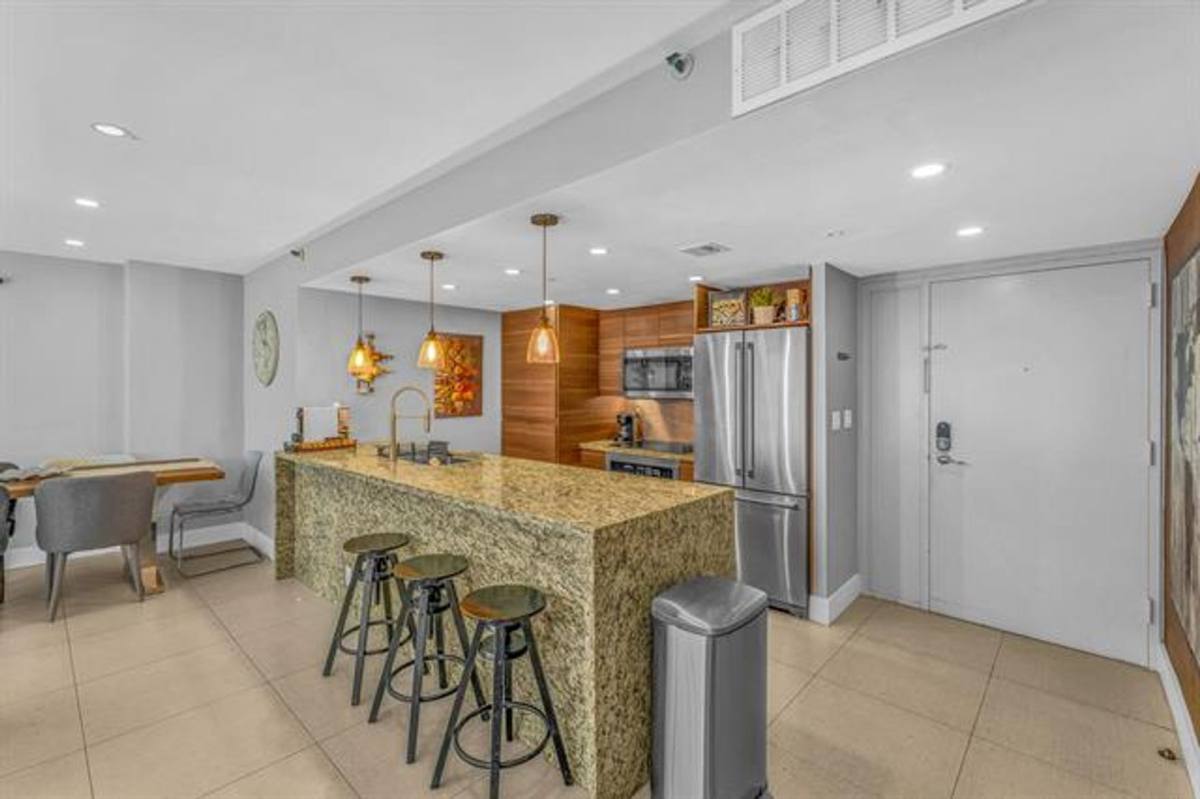 Condo for rent at 7601 E Treasure Dr, Miami Beach, FL 33141