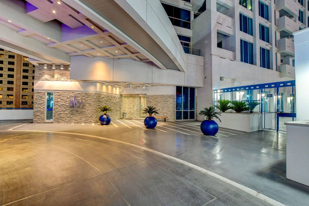 Apartment for rent at 2700 Las Vegas Blvd, Las Vegas, NV 89109