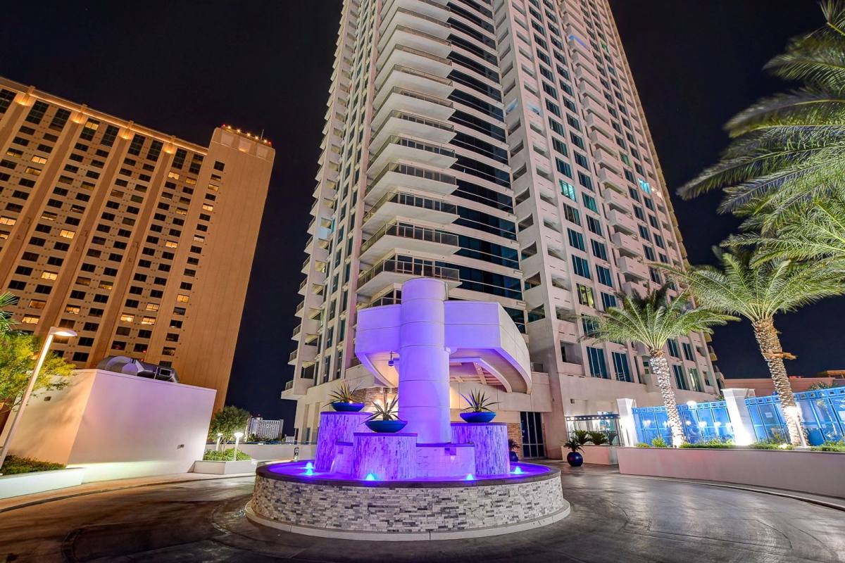 Apartment for rent at 2700 Las Vegas Blvd, Las Vegas, NV 89109