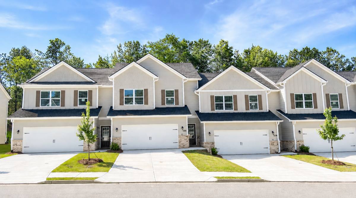 Townhouse for rent at 208-A Harvest Ridge Lane, Cornelia, GA 30531
