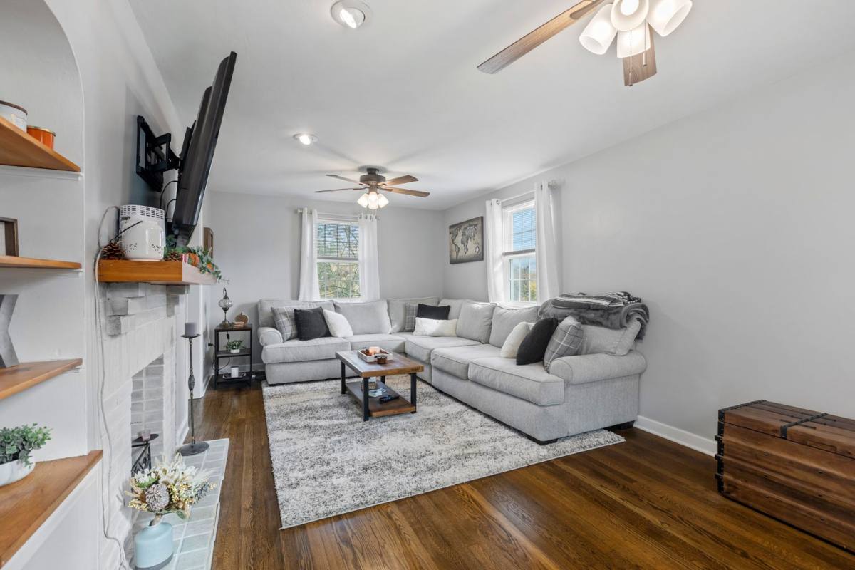 House for rent at 3331 Wallace Dr, Pittsburgh, PA 15227