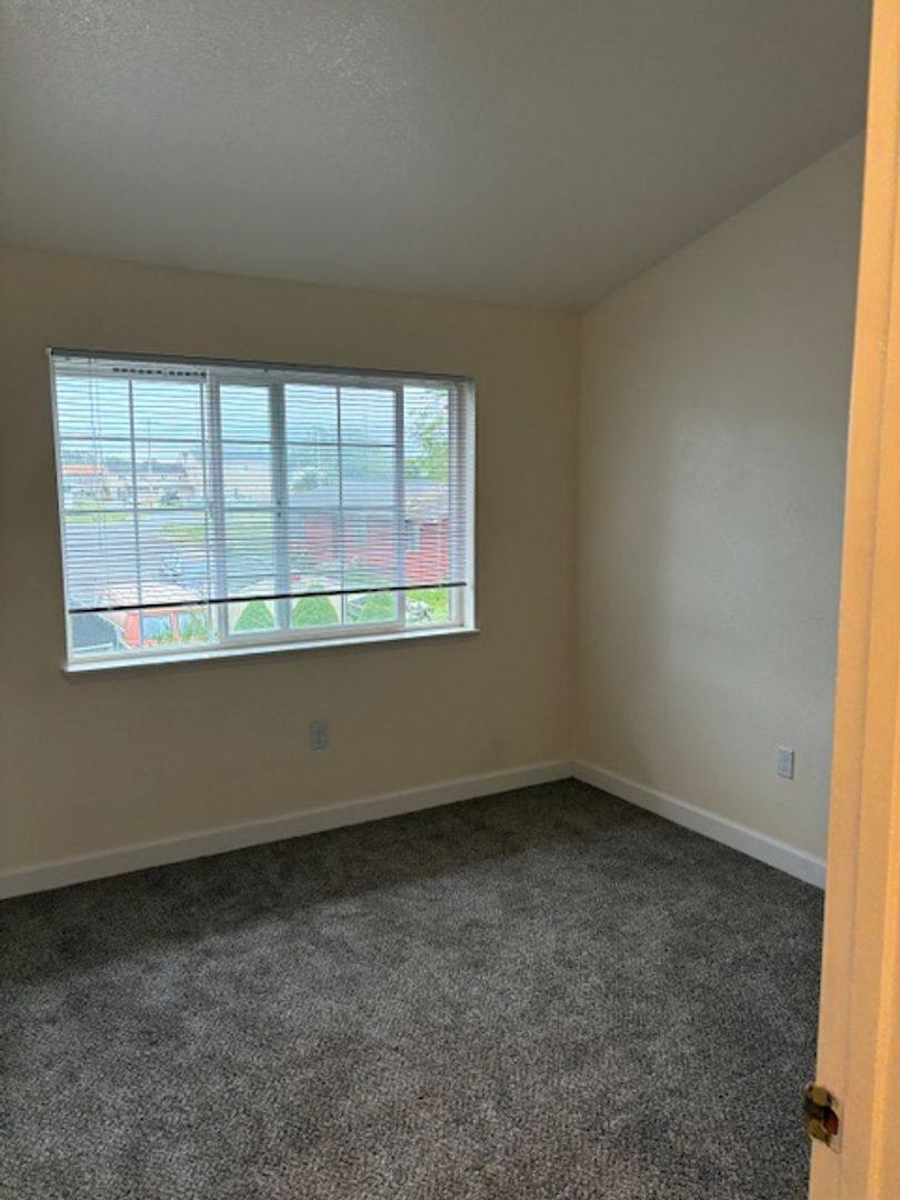 Apartment for rent at 50 NE 1st St, Warrenton, OR 97146