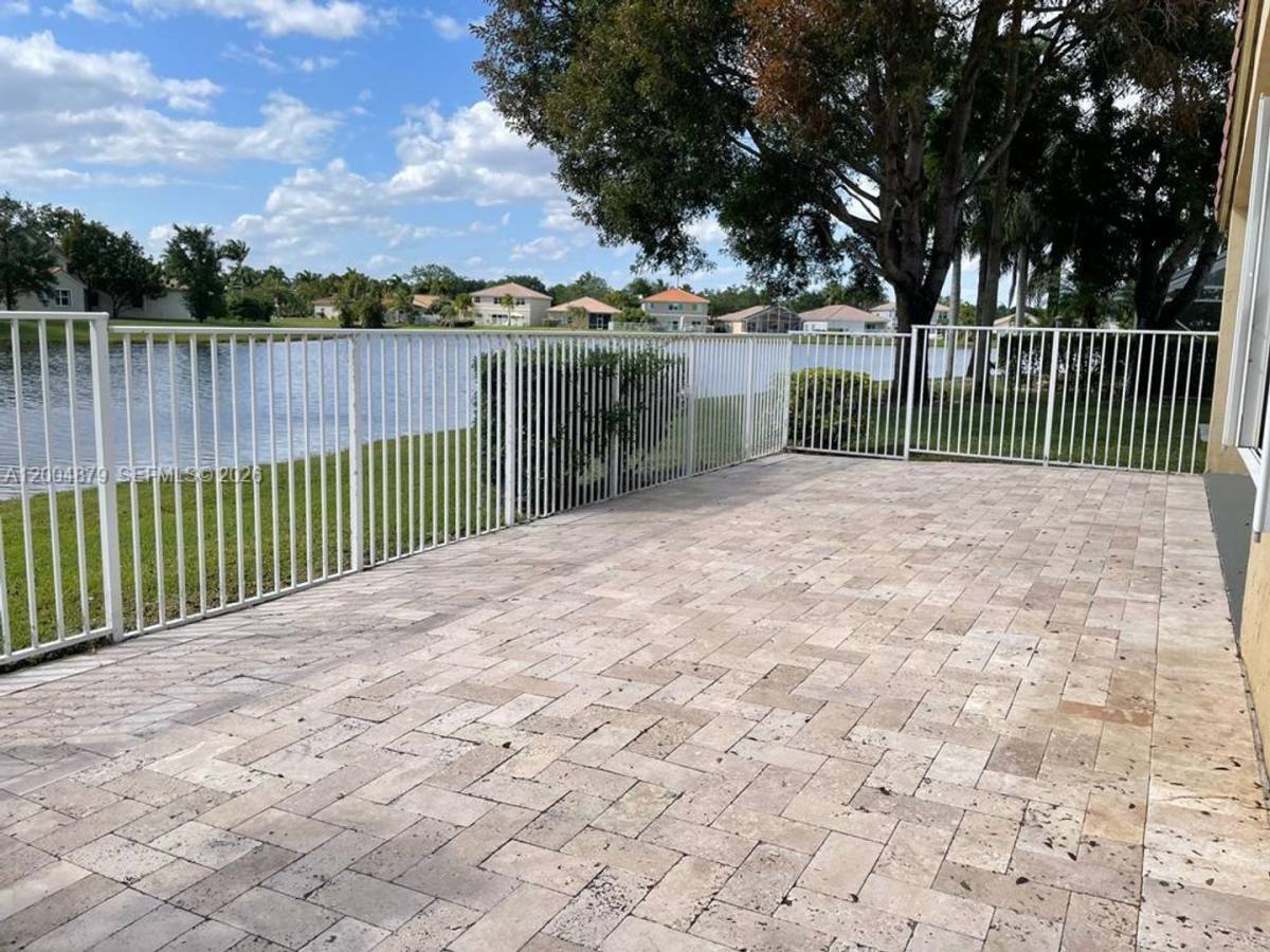 House for rent at 4117 Sapphire Bend, Fort Lauderdale, FL 33331