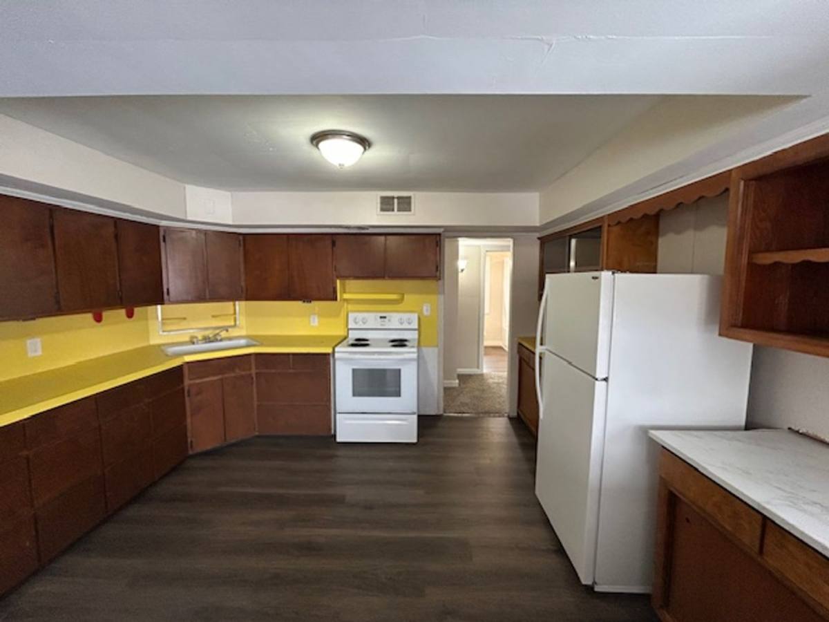 House for rent at 1763 E 36th St, Lorain, OH 44055