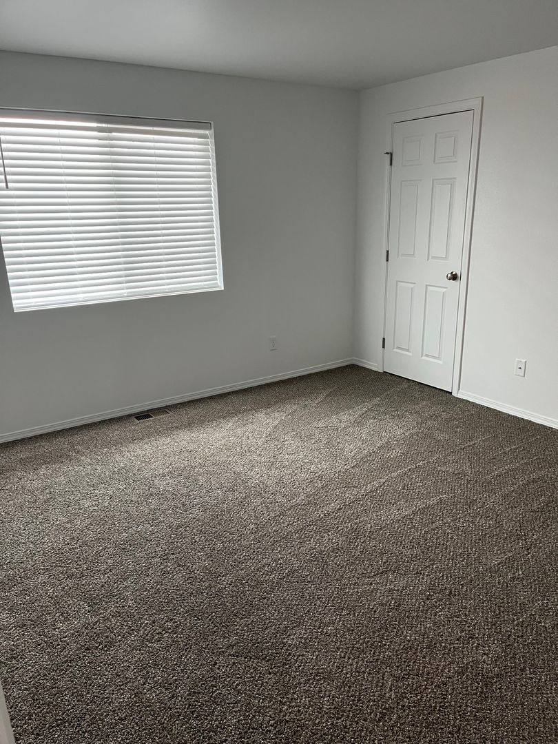 House for rent at 1321 W Polo Ridge Dr, Moses Lake, WA 98837