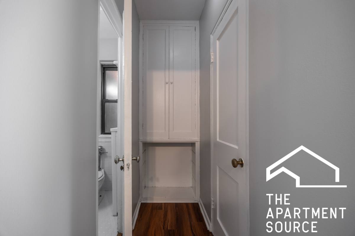 Apartment for rent at 1140 N La Salle Dr, Chicago, IL 60610