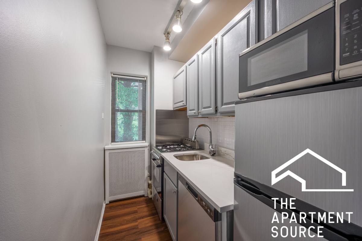Apartment for rent at 1140 N La Salle Dr, Chicago, IL 60610
