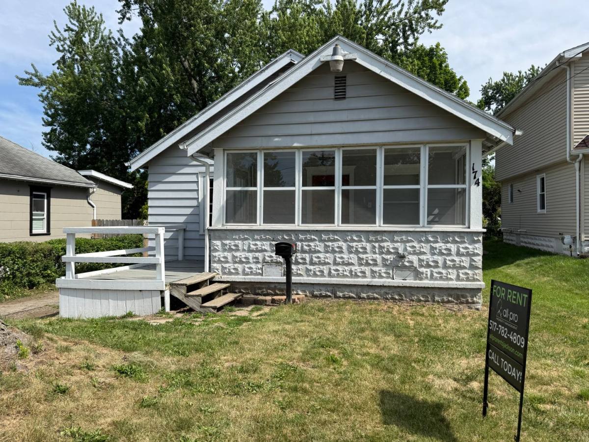 House for rent at 174 Walcott Ave, Jackson, MI 49203