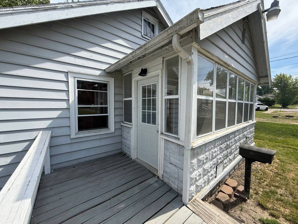 House for rent at 174 Walcott Ave, Jackson, MI 49203