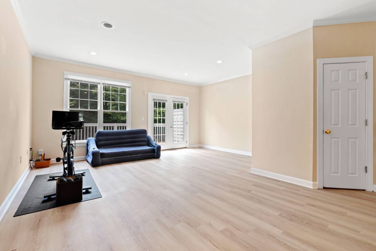 Townhouse for rent at 904 Edgewater Circle, Chapel Hill, NC 27516