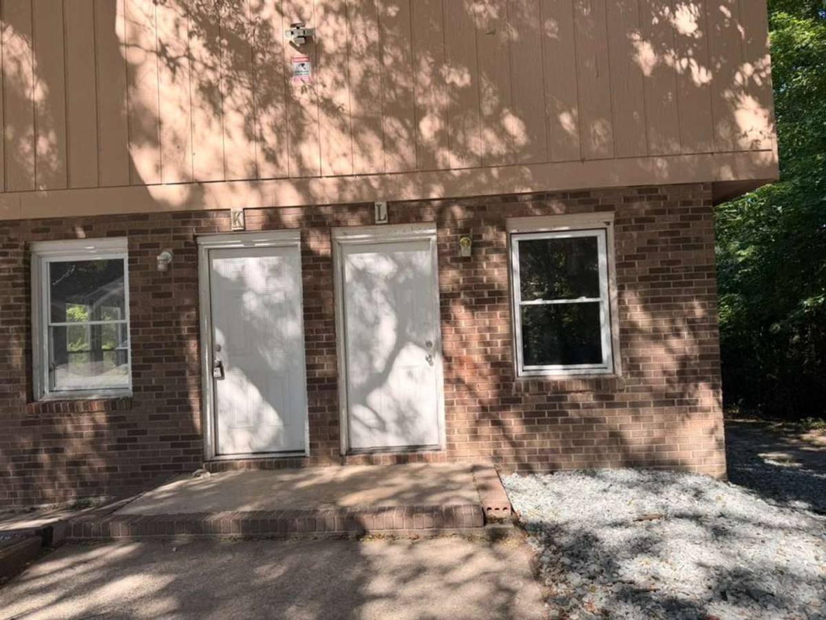 Apartment for rent at 200 Memorial Park Dr, Thomasville, NC 27360