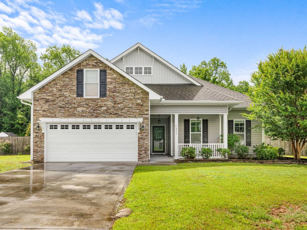 House for rent at 224 Blue Creek Farms Dr, Jacksonville, NC 28540