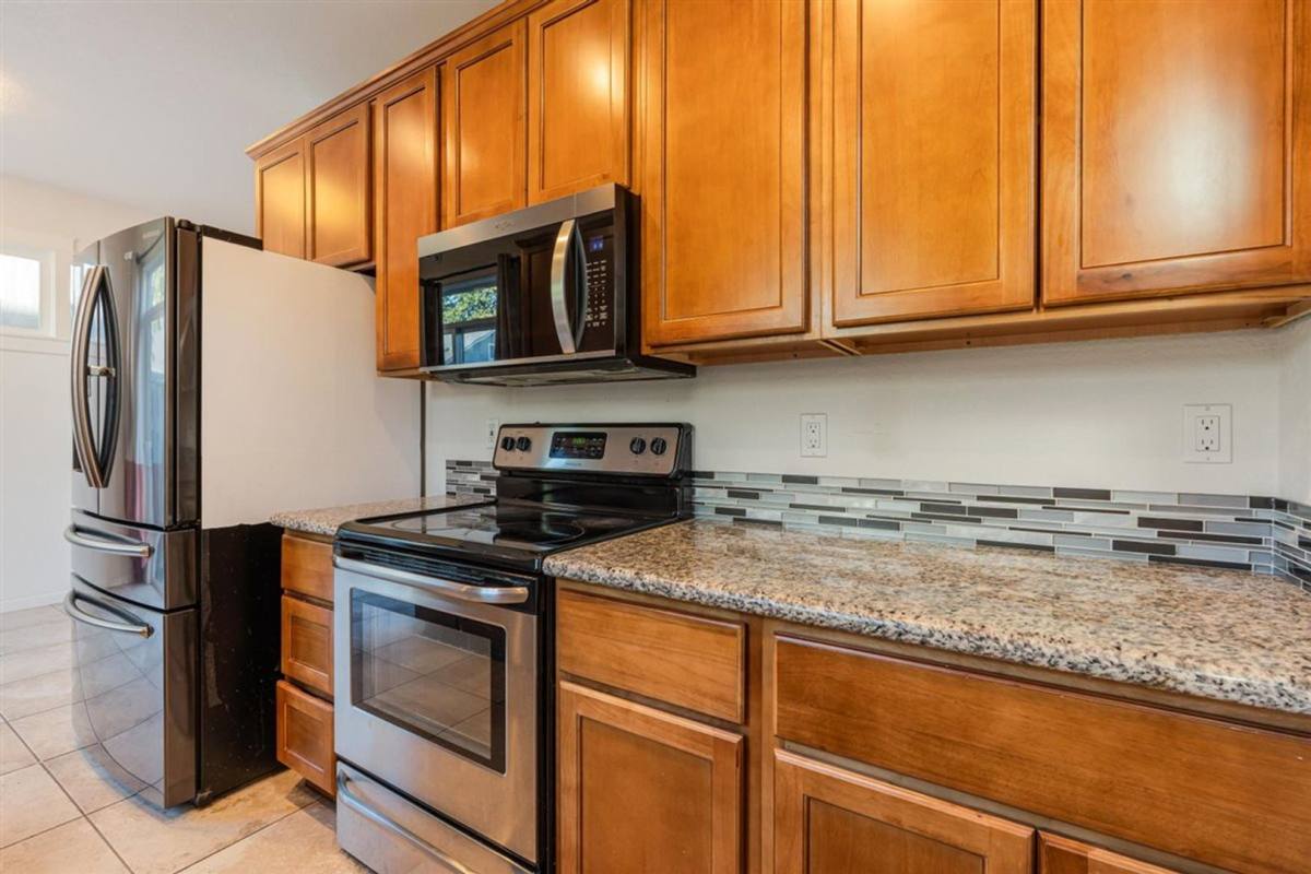 House for rent at 14414 E Burnside Dr, Portland, OR 97233