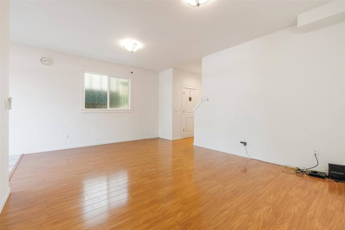 House for rent at 14414 E Burnside Dr, Portland, OR 97233