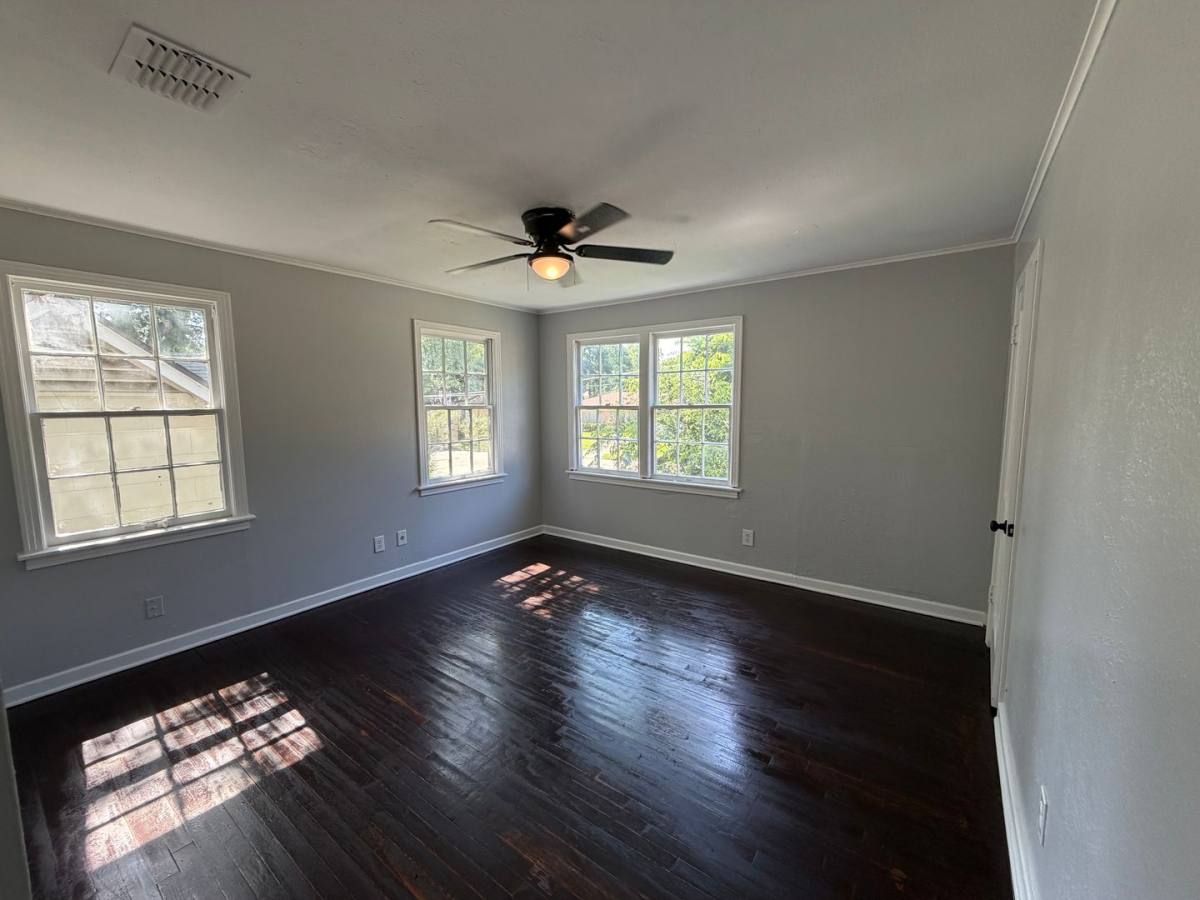 Apartment for rent at 126 E Olive St, Shreveport, LA 71104