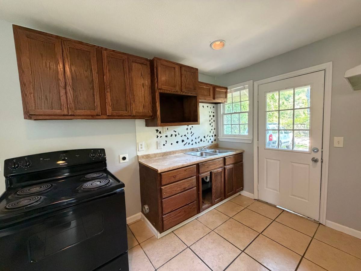 Apartment for rent at 126 E Olive St, Shreveport, LA 71104