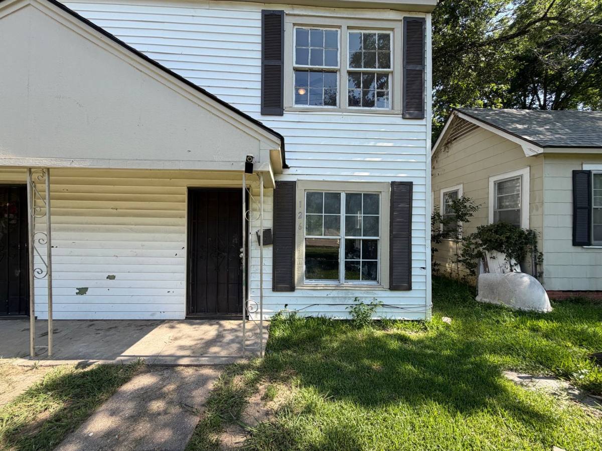 Apartment for rent at 126 E Olive St, Shreveport, LA 71104