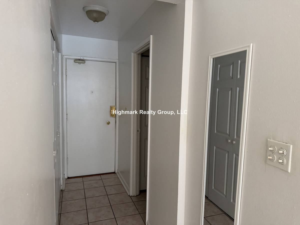 Apartment for rent at 6830 N Sheridan Rd, Chicago, IL 60626