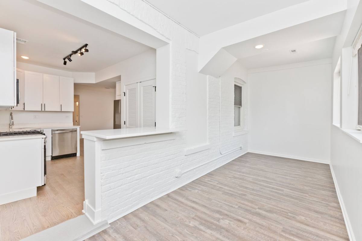 Apartment for rent at 2464-70 N Lincoln Ave, Chicago, IL 60614