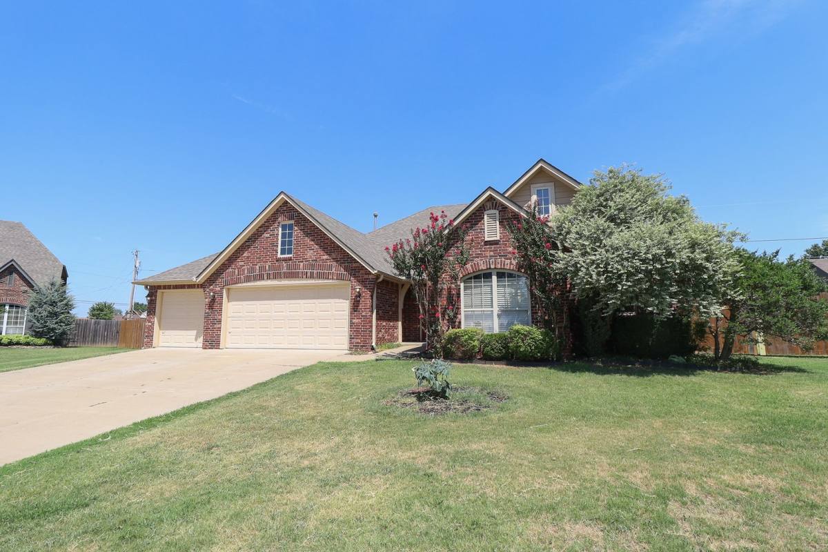House for rent at 5107 Barr Dr, Sand Springs, OK 74063