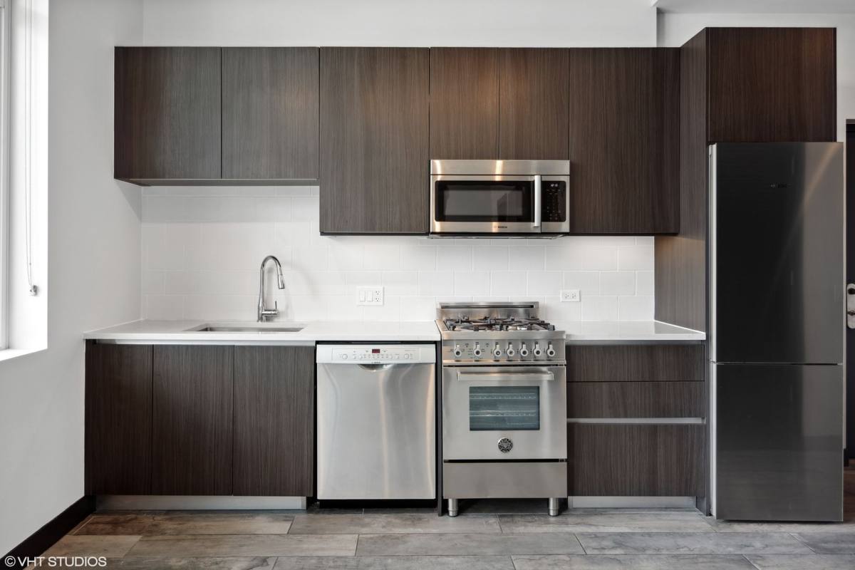 Apartment for rent at 171 N Aberdeen St, Chicago, IL 60607