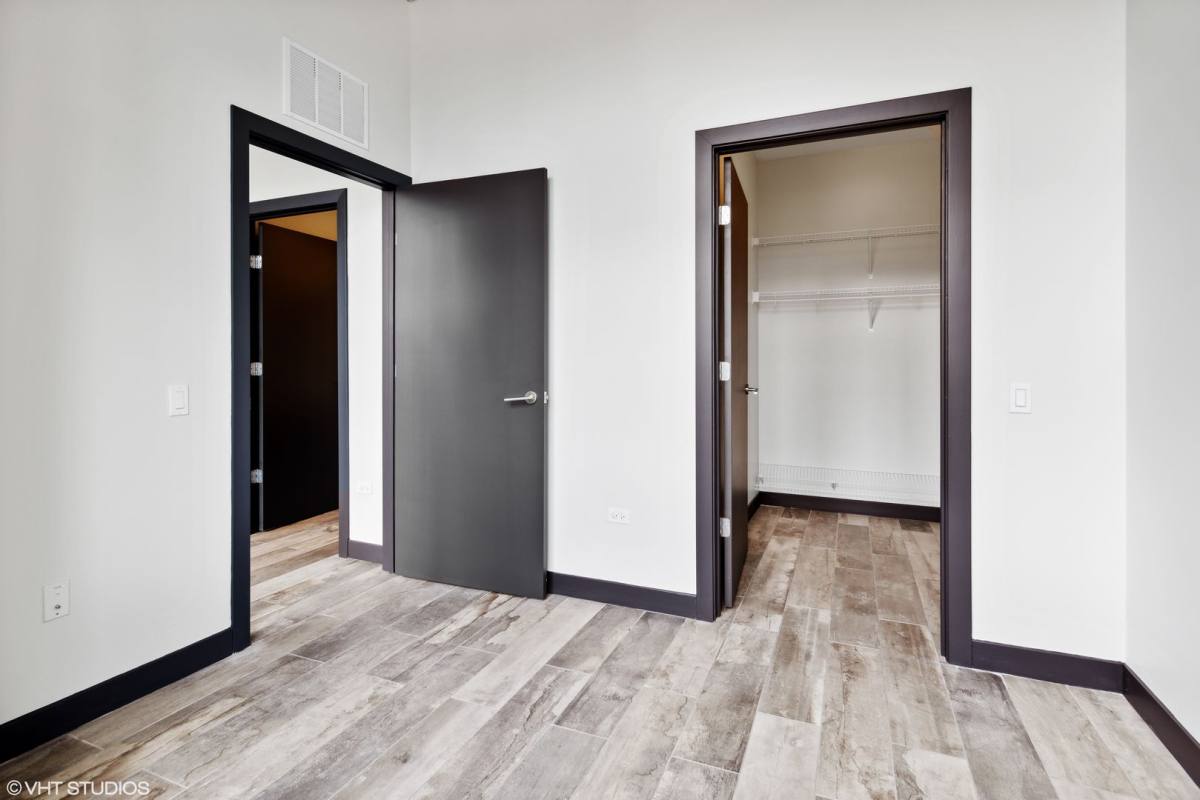 Apartment for rent at 171 N Aberdeen St, Chicago, IL 60607