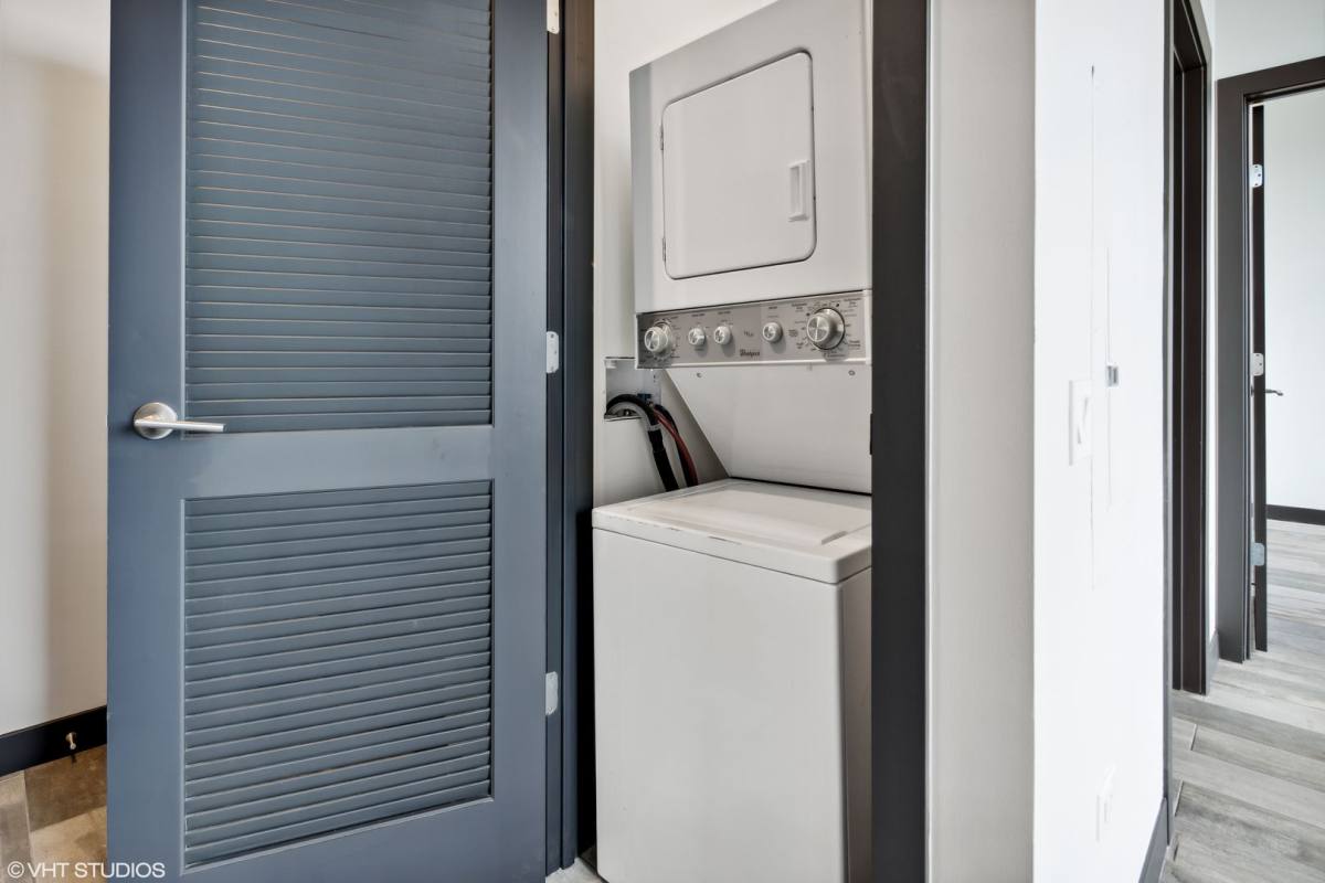 Apartment for rent at 171 N Aberdeen St, Chicago, IL 60607
