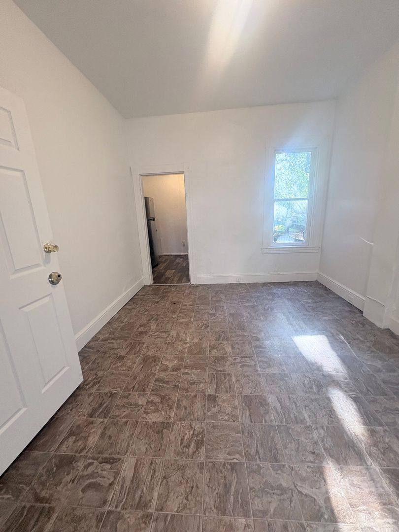 Apartment for rent at 207 S Pine St #1, York, PA 17403