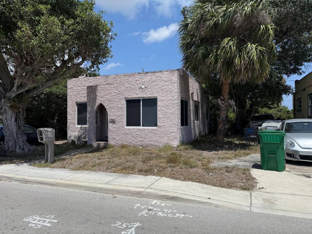 House for rent at 1154 W 25th St, West Palm Beach, FL 33404
