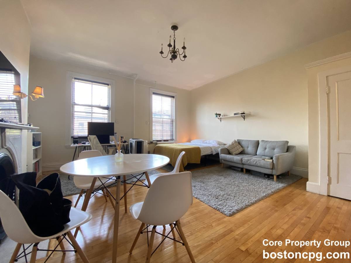 Apartment for rent at 233 Beacon #9, Boston, MA 02116