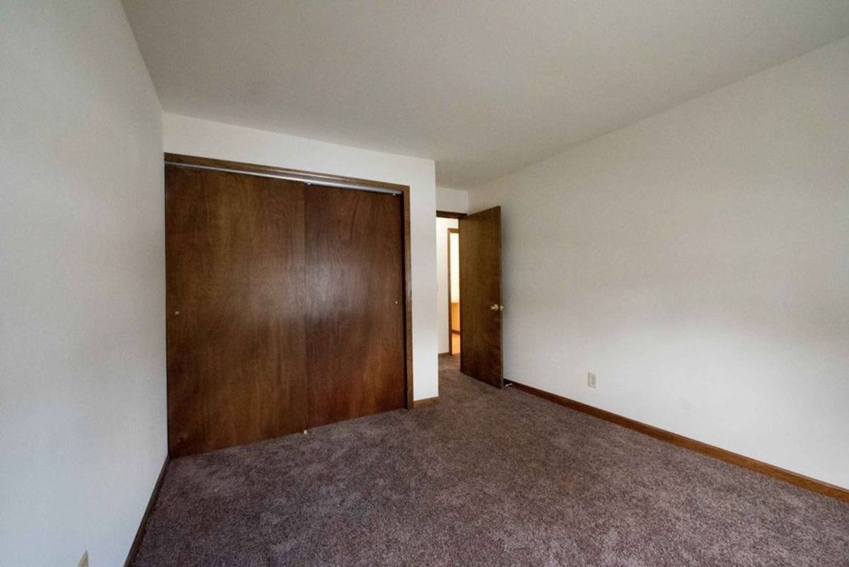 Apartment for rent at 1311-1315 Fleetfoot Dr, Waukesha, WI 53186
