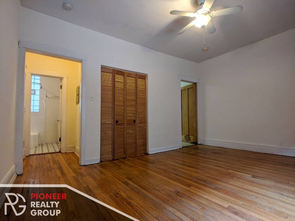 Apartment for rent at 2884 N Clark St, Chicago, IL 60657