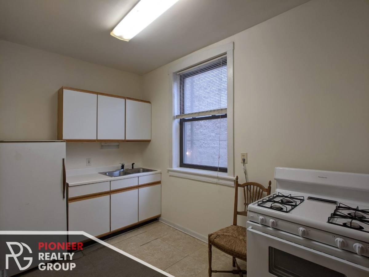 Apartment for rent at 2884 N Clark St, Chicago, IL 60657